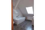 gepflegte 2-Zimmer-Wohnung inkl. Einbauküche ***1 Monat Kaltmietenfrei*** - Dachgeschoßwohnung Burg | Angebot:9601438