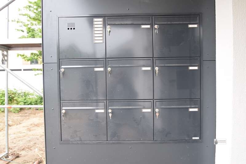 Briefkasten- und Klingelanlage