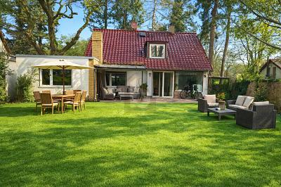 CHARMANTES ZUHAUSE MIT GROßEM GARTEN - Einfamilienhaus Berlin-Rosenthal Rosenthal | Angebot:27095172