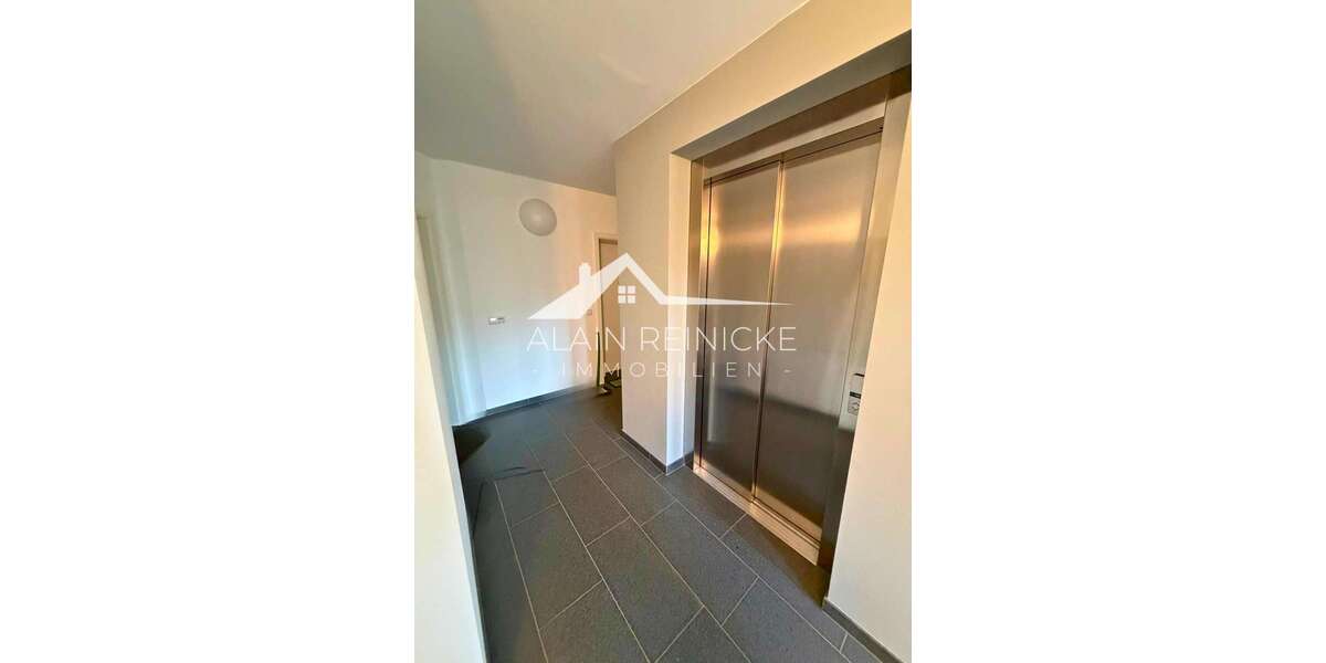 Fahrstuhl auf jeder Etage
