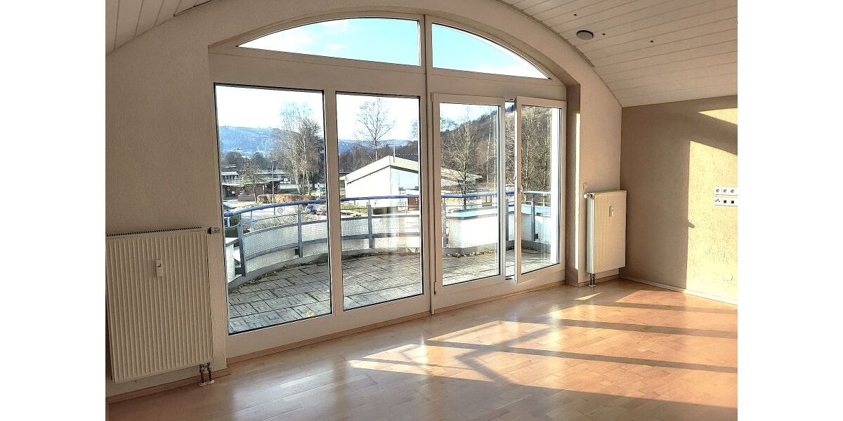 *Penthousefeeling*EINZIEHEN & WOHLFÜHLEN auf 147m² neuw. 5 Zi. DG WHG inkl. U-EBK an maximal 3 PersonenNichtr. - Dachgeschoßwohnung Lorch | Angebot:26836295