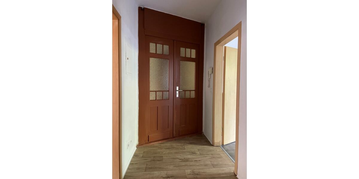 Flur mit Wohnungstür