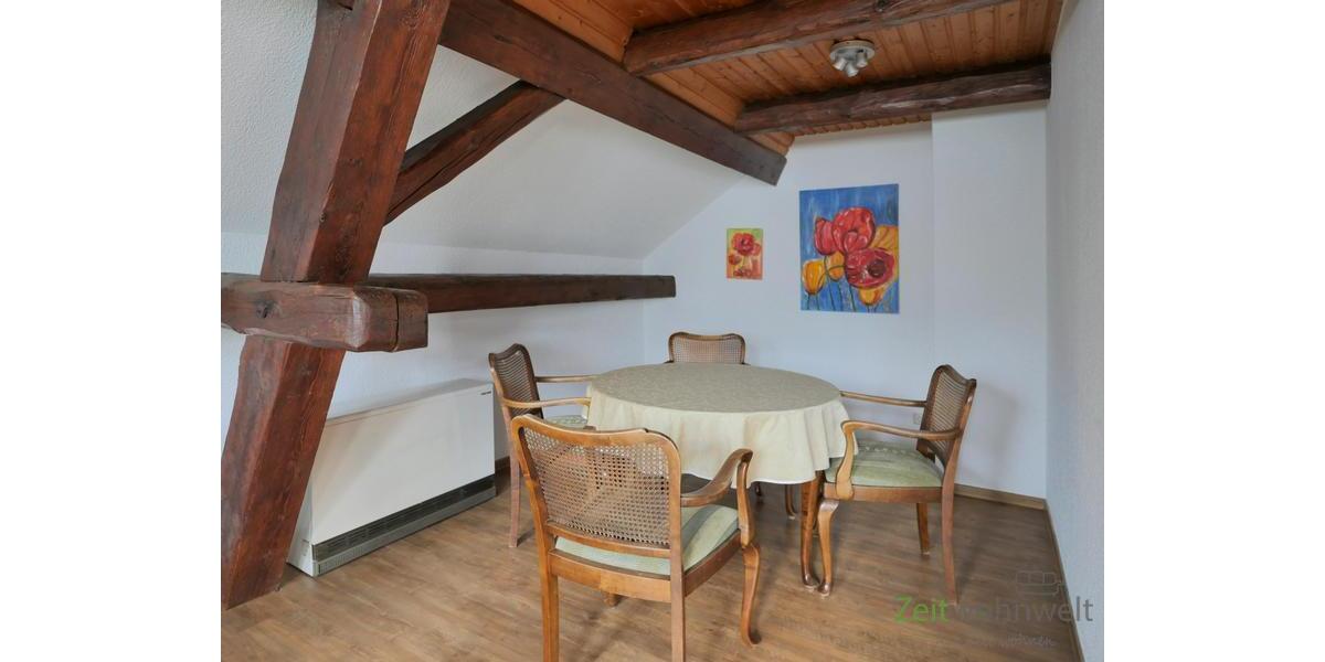Esstisch im Wohnzimmer