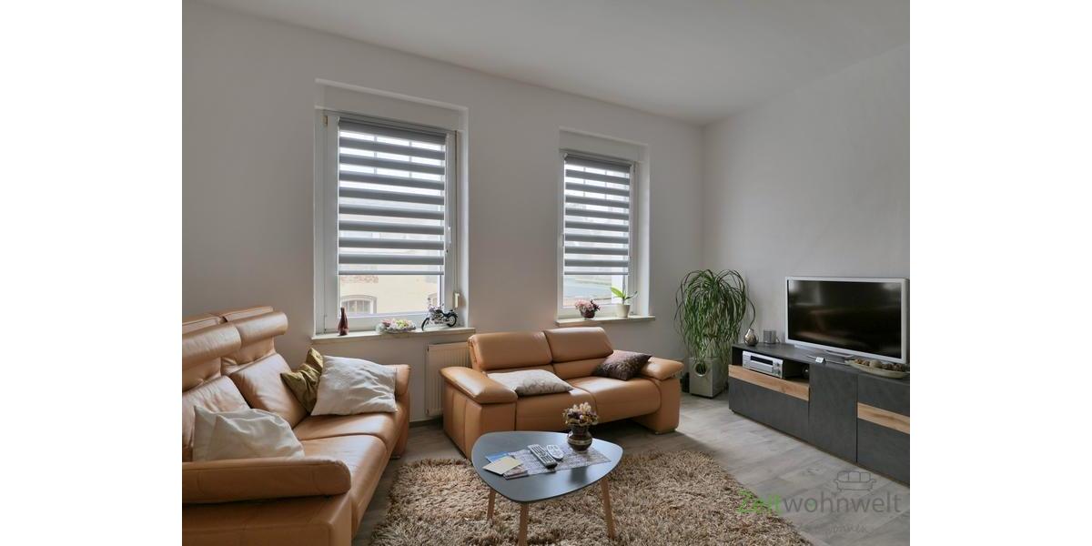 zwei Sofas