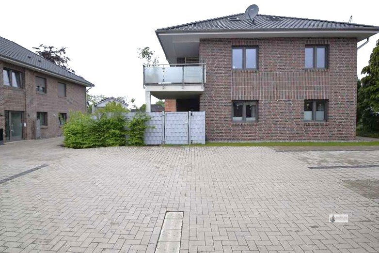 Wohnhaus mit Terrassenverblendung