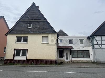 HANDWERKERPERLE MIT POTENZIAL ZUM KLEINEN PREIS - Mehrfamilienhaus, Wohnhaus Solms | Angebot:26997726