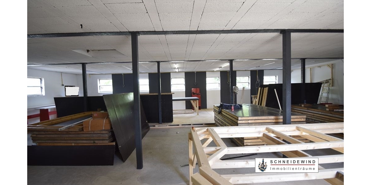 Werkstatthalle 1 mit Holzfußboden