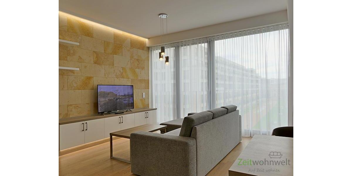 Wohncouch und TV
