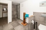 Modernes Wohnerlebnis – Großzügiges Zweifamilienhaus mit nachhaltiger Energietechnik und sofortiger Verfügbarkeit - Zweifamilienhaus Roding | Angebot:26855937