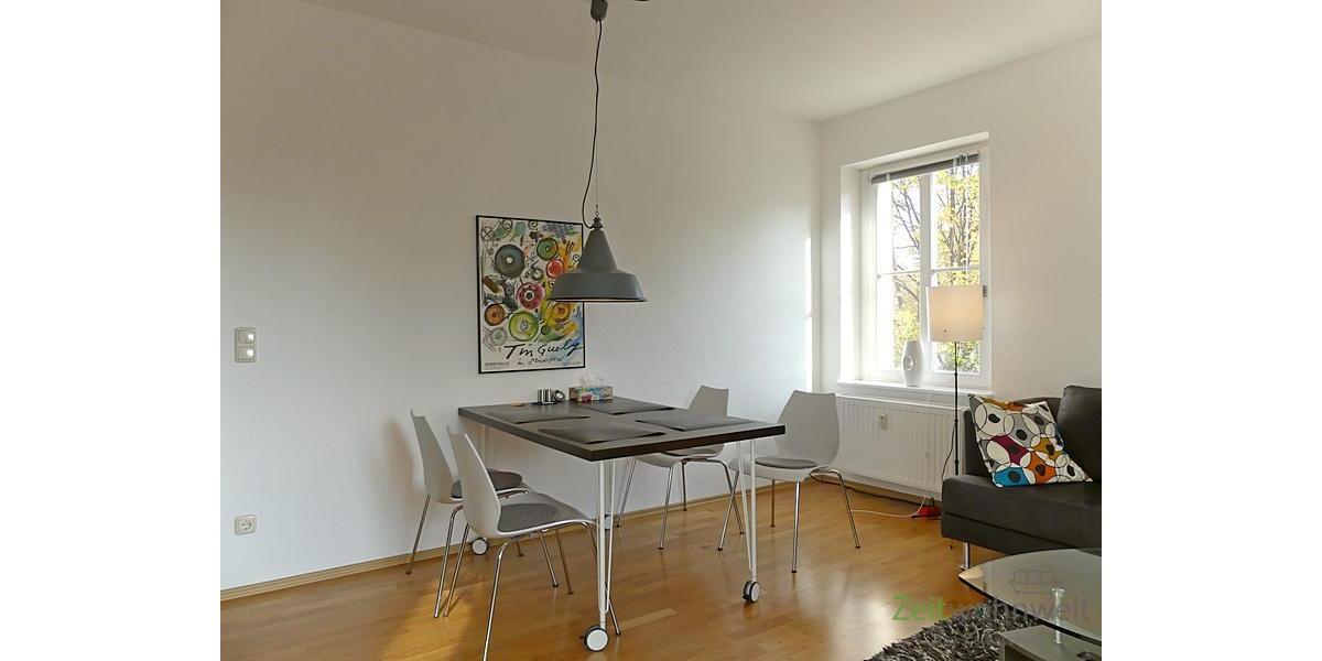 Esstisch im Wohnzimmer
