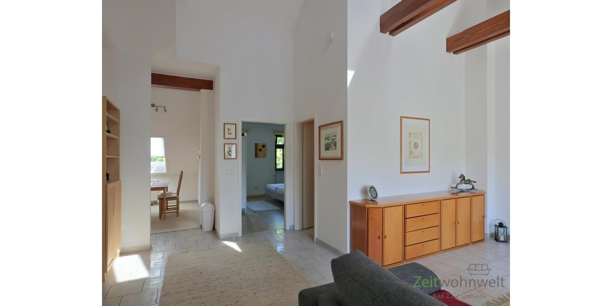 Blick zu Küche, Schlafzimmer und Bad