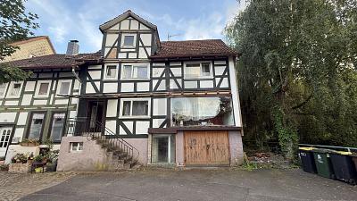SANIERUNGSOBJEKT MIT POTENZIAL - Mehrfamilienhaus, Wohnhaus Helsa | Angebot:27164898
