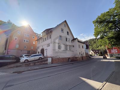 RENDITECHANCE MIT DACHTERRASSE & POTENZIAL - Mehrfamilienhaus, Wohnhaus Wildberg | Angebot:27365703