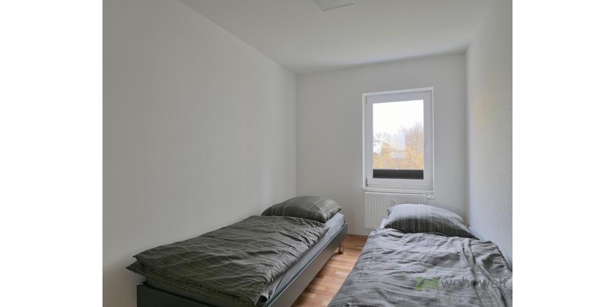 links_Blick ins Schlafzimmer