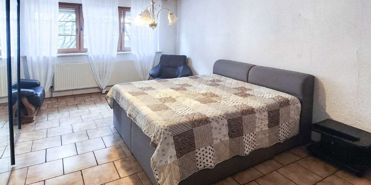 Schlafzimmer 2 EG (2)
