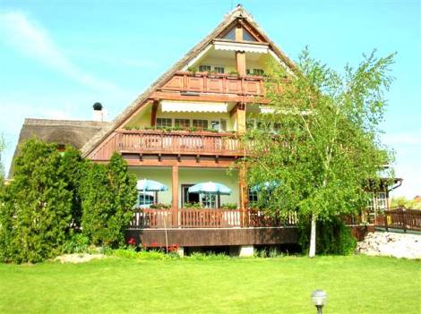 Sehr schönes Hotel mit Reet-Dach in der Nähe von Budapest - Gewerbeobjekt Slovakia | Angebot:19803391