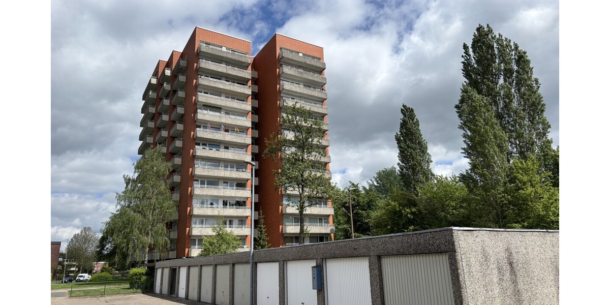 Ansicht mit Garagenhof
