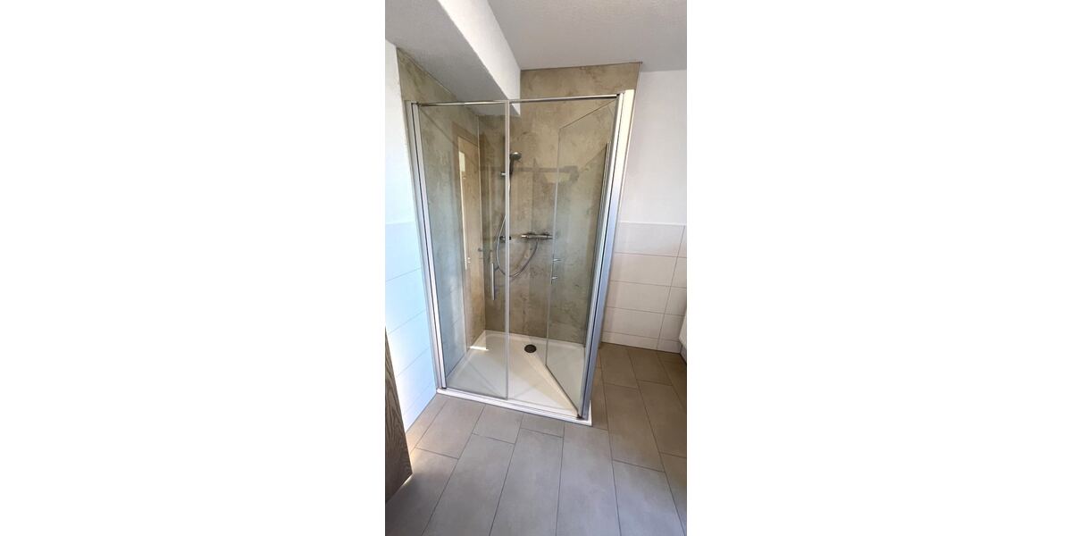 Bad mit Dusche - EG