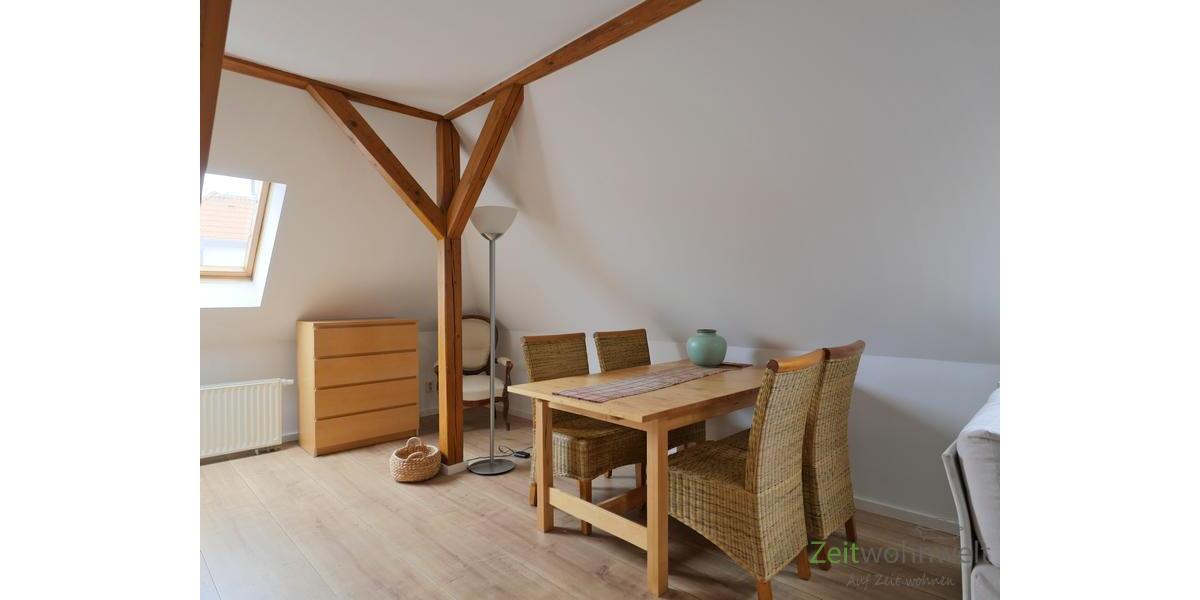 Esstisch im Wohnzimmer