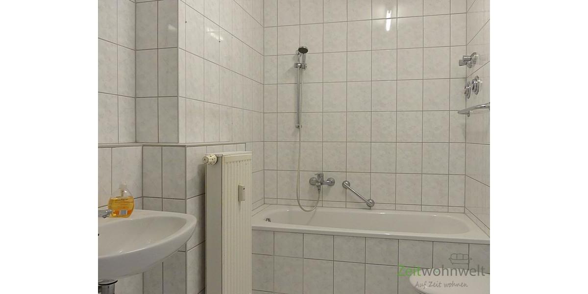 Bad mit Wanne