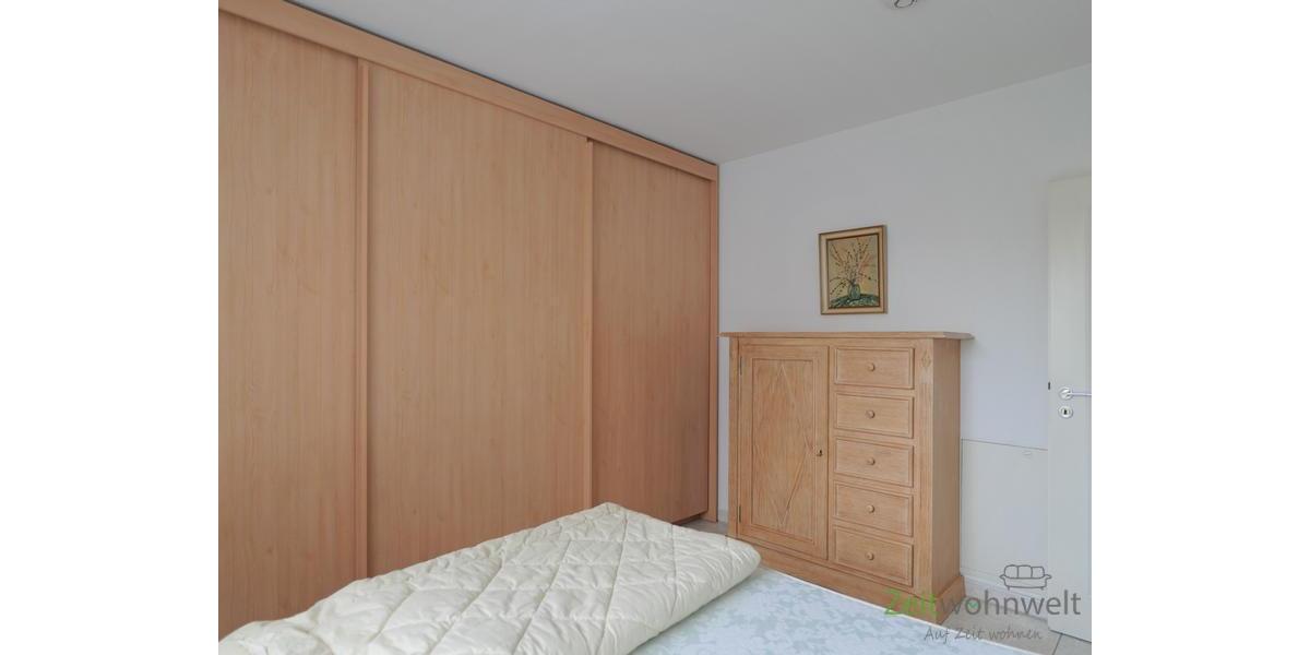 XXL-Kleiderschrank und Kommode