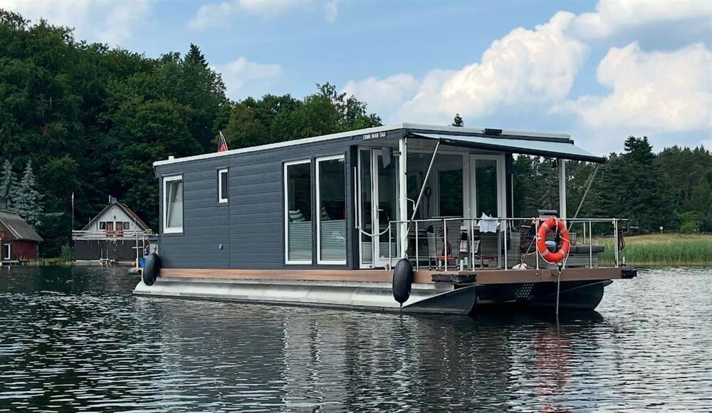Das Hausboot läuft aus 