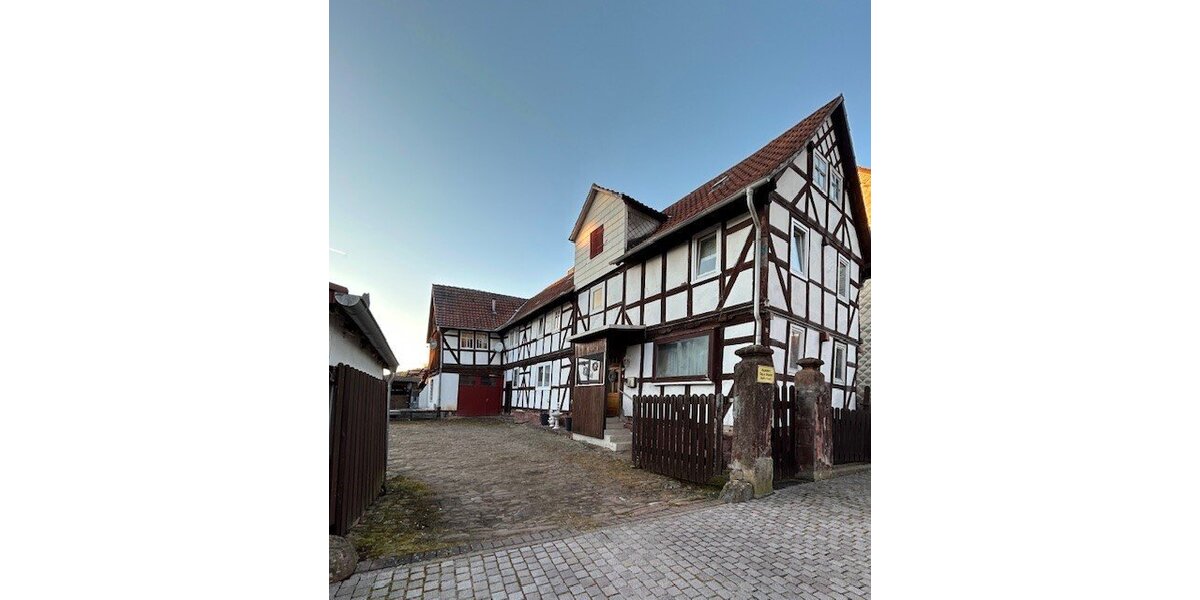 Philippsthal, Wohnhaus mit Nebengebäuden - Einfamilienhaus Philippsthal (Werra) | Angebot:19753253
