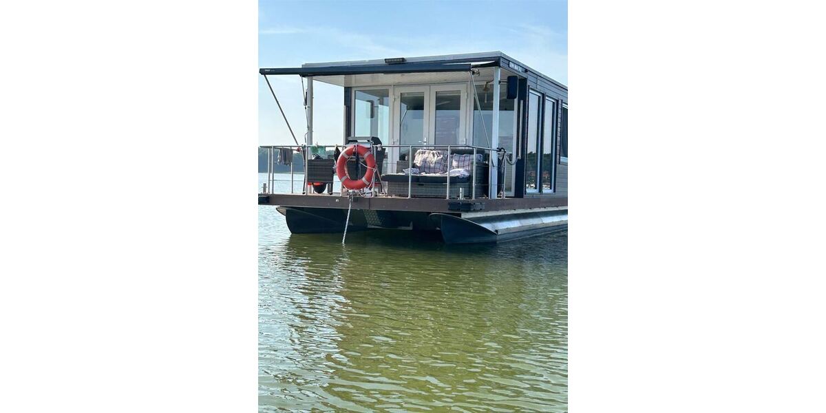 Ein Zuhause, auf dem Wasser oder im Hafen, exklusives Hausboot Neubau 2023 - Ferienhaus Jabel b Waren | Angebot:27295012