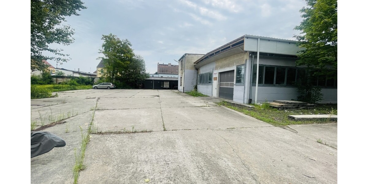 Blick in Richtung Halle 4 & Stellplätze