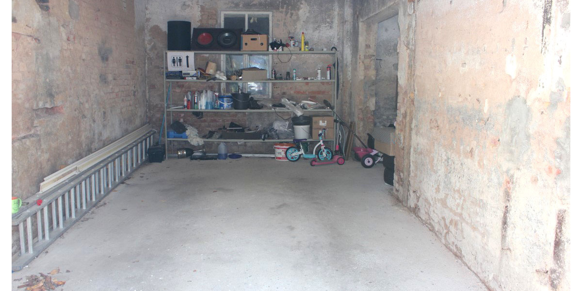 Garage im Nebengebäude