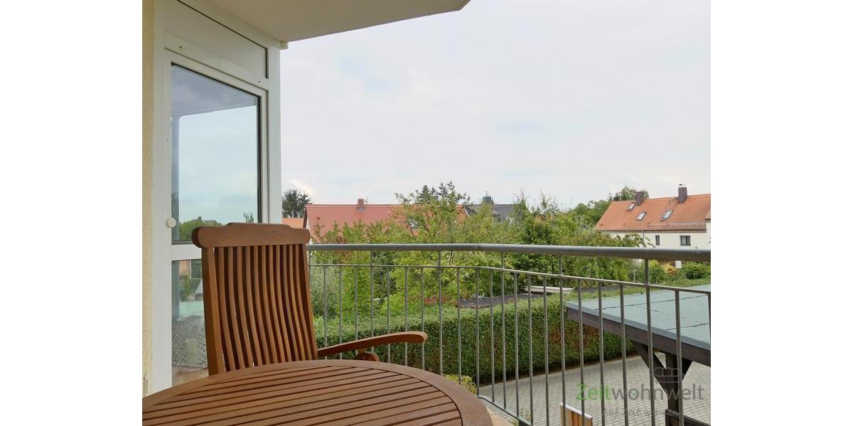 Balkonausblick zum Carport