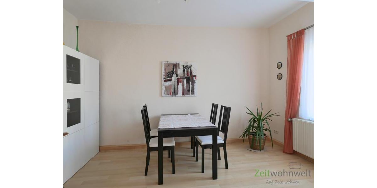 Esstisch im Wohnzimmer
