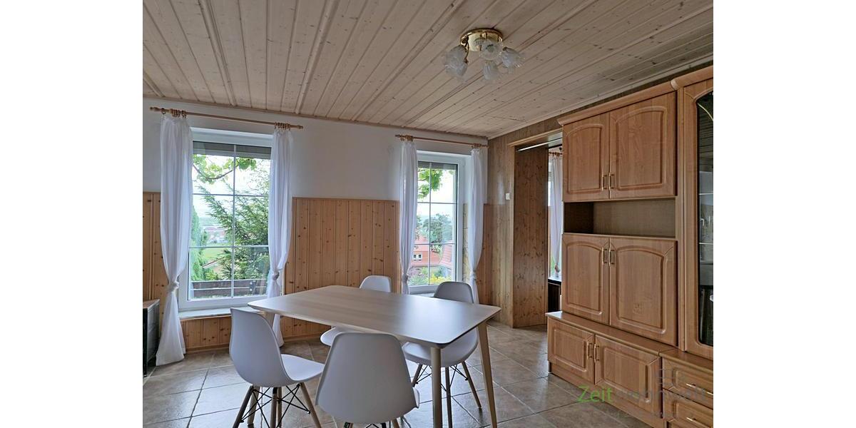 Esstisch im Wohnzimmer