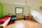 Frankfurt-Nieder-Erlenbach: Einmalige Lage! Großzügiges Villenanwesen am Bebauungsrand - Einfamilienhaus Frankfurt am Main Bonames | Angebot:26334718