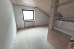 3 Zi. DG Wohnung mit Küche, Gartenmitbenutzung und Stellplatz - Etagenwohnung Weisendorf | Angebot:24351111