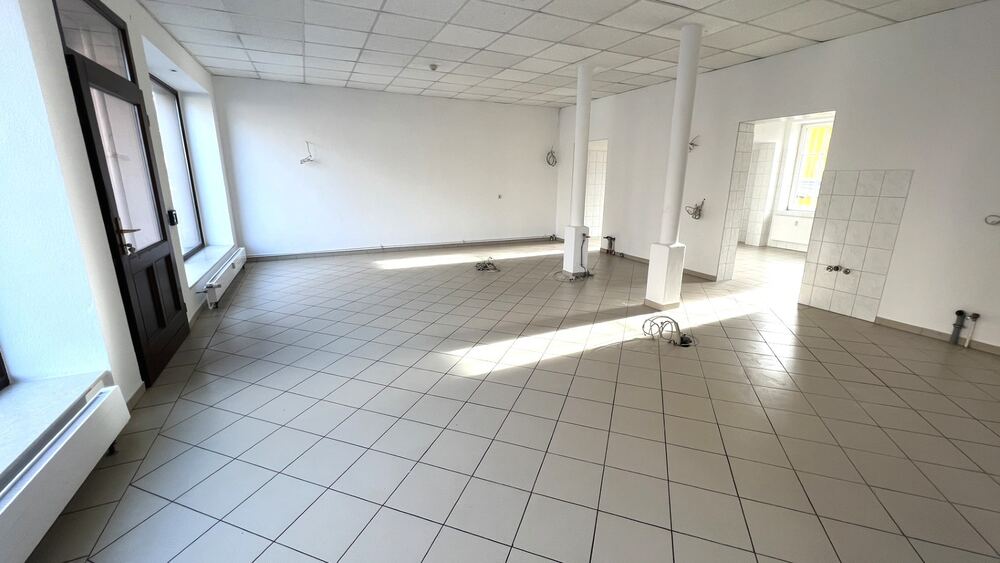 Laden/Büro