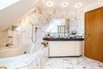 Ein Zuhause, das berührt: Exklusives Anwesen mit Traumgarten & Südterrasse in Roding - Einfamilienhaus Roding | Angebot:26490952