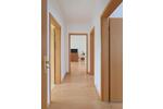 (EF1241_M) Kassel-Landkreis: Niestetal, neu möblierte 3-Zimmer-Wohnung mit Balkon, Garten und PKW-Stellplatz - Etagenwohnung Niestetal Heiligenrode | Angebot:19493452