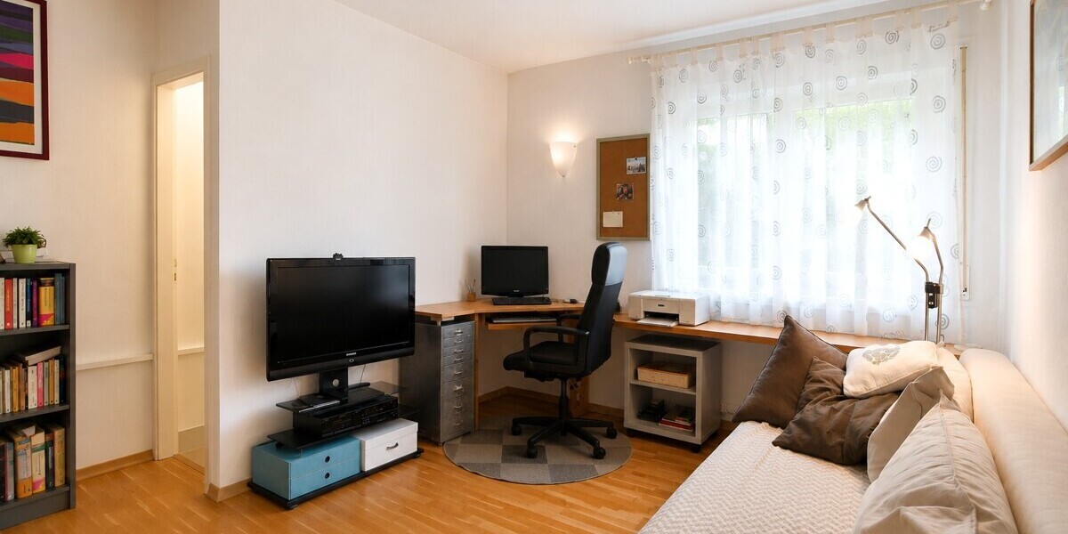 Schlafzimmer (2)