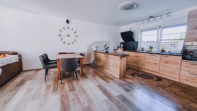 GROßZÜGIGES FAMILIENPARADIES - Einfamilienhaus Sasbach am Kaiserstuhl | Angebot:27165107
