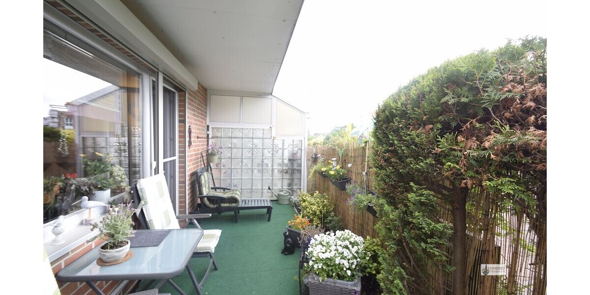Terrasse mit Fliegenschutztür