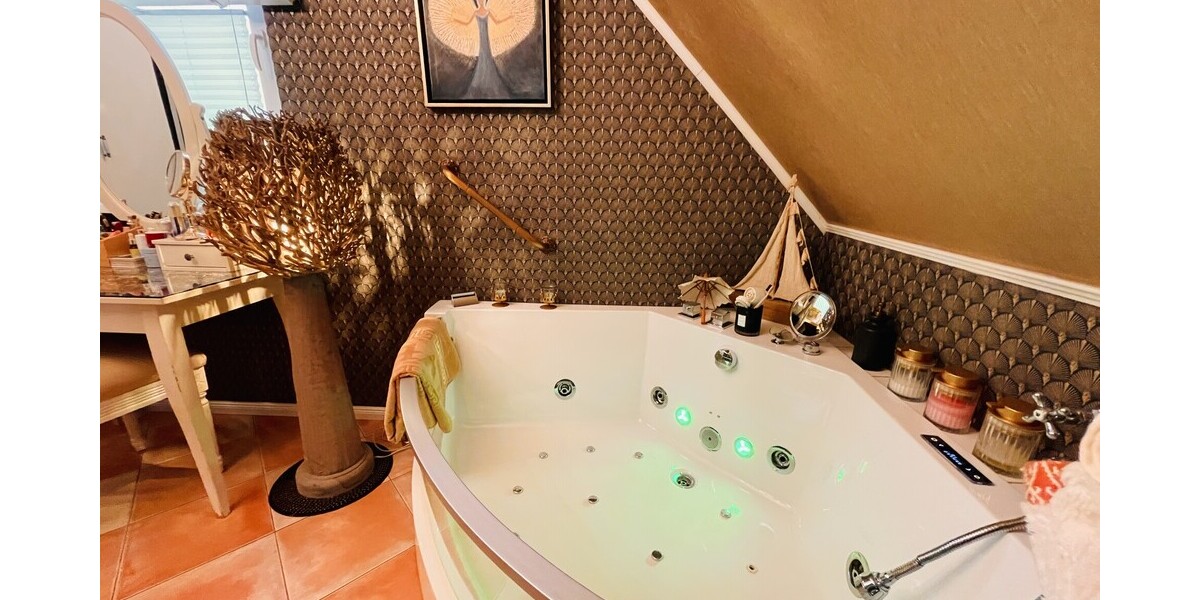 EFH - OG - Whirpool mit LED