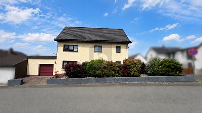 FAMILIENGLÜCK MIT ZUSÄTZLICHEM BAUGRUNDSTÜCK - Zweifamilienhaus Ehringshausen | Angebot:26866069