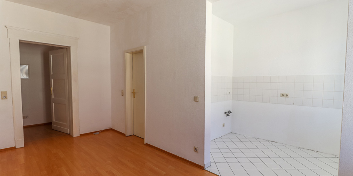 Wohnzimmer-mit-Blick-zur-Küche