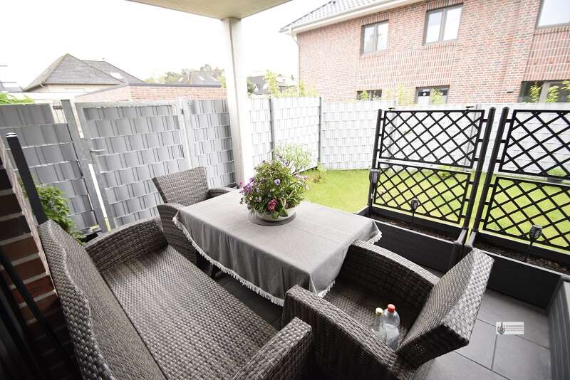 Sitzgruppe auf der überdachten Terrasse