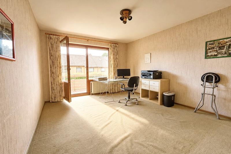 Arbeitszimmer mit Loggiazugang