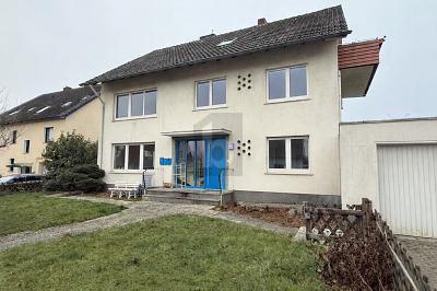 SANIERT UND VOLL VERMIETET SORGENLOS INVESTIEREN - Mehrfamilienhaus, Wohnhaus Hiddenhausen | Angebot:27095271