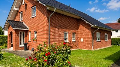 GROßZÜGIGER BUNGALOW MIT ERWEITERUNGSMÖGLICHKEITEN - Einfamilienhaus Dassel | Angebot:27166726
