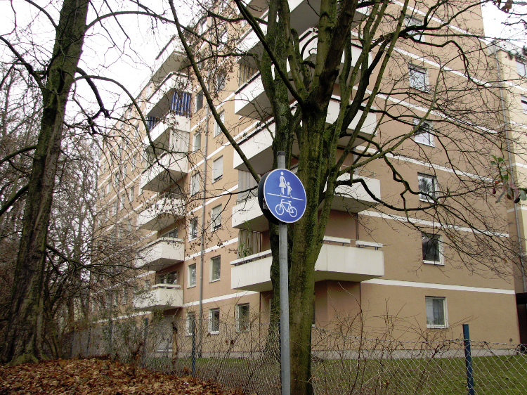 Hausfassade an der Terrassenseite