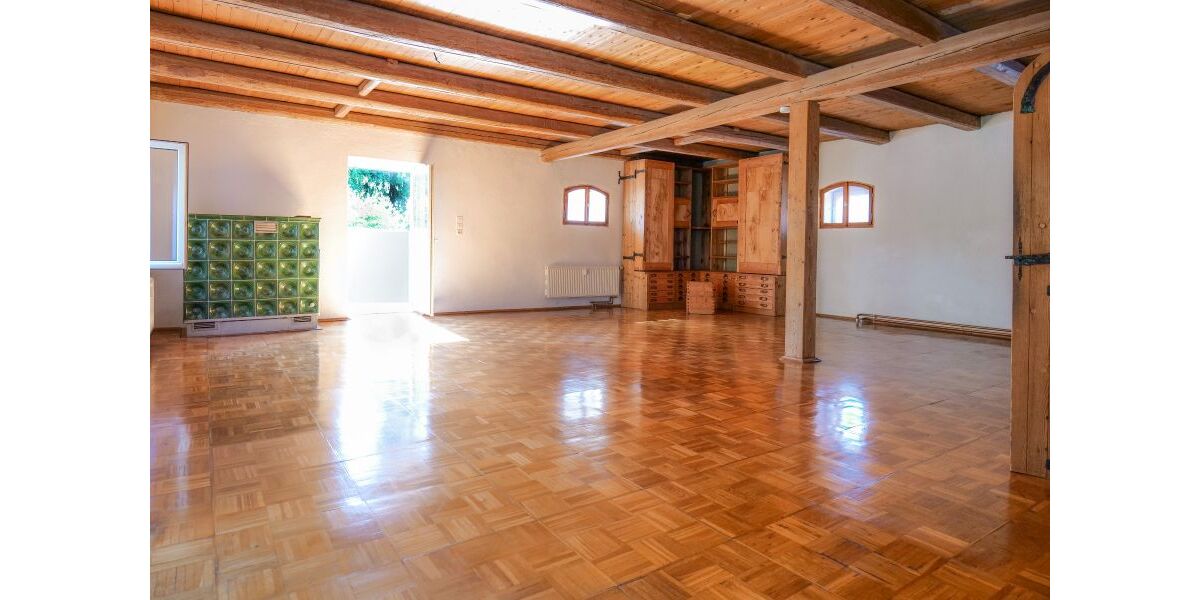 Parkettsaal-Balkon-Bibliothek